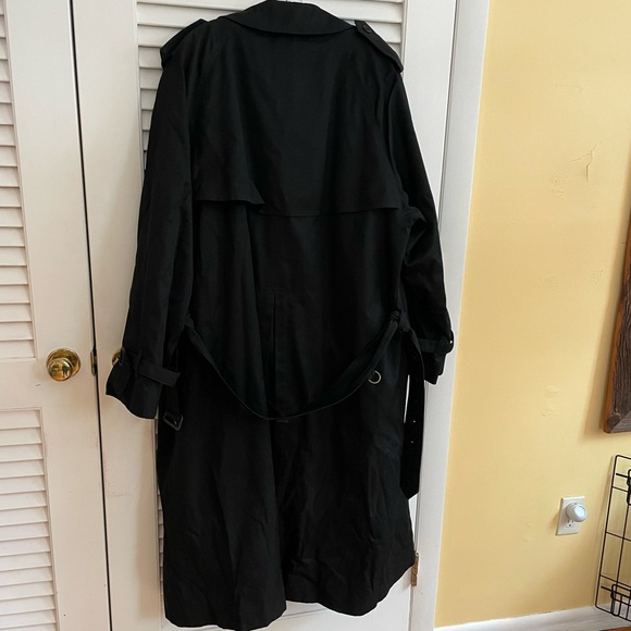 Burberry Men’s 2XL Double-Breasted Belted Long Trench Coat in Black - Picture 8 of 11
